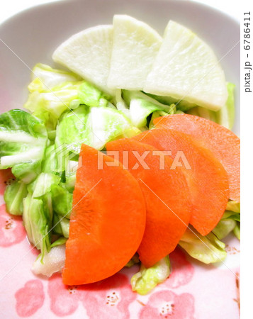 一夜漬け　漬け物 6786411