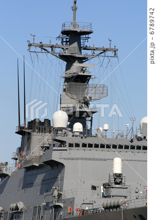 輸送艦「おおすみ」の入港風景 輸送艦「おおすみ」の入港風景 6789742