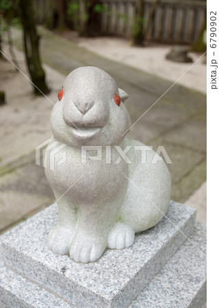 岡崎神社 阿の狛兎 岡崎神社 阿の狛兎 6790902