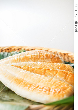 笹かまと笹-ざる盛り（白バック） 6791959