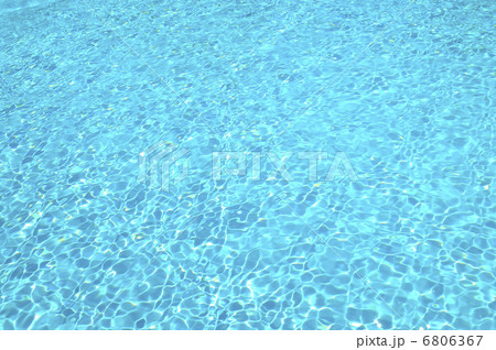 プールの水面 プールの水面 6806367