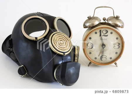 Gas mask. 6809873