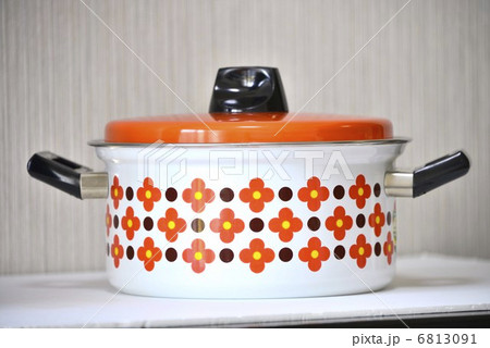 レトロポップな鍋 6813091