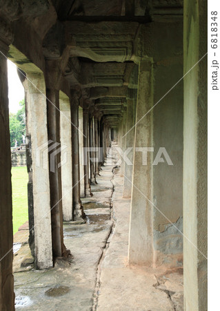 アンコール・ワットの回廊 6818348