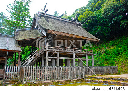 神魂(かもす)神社の本殿(島根県松江市大庭町) 神魂(かもす)神社の本殿(島根県松江市大庭町) 6818608