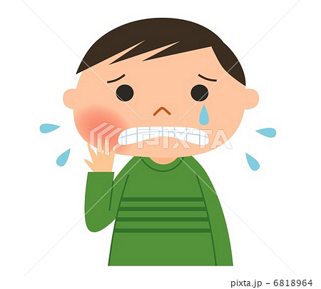 歯痛の男の子 6818964