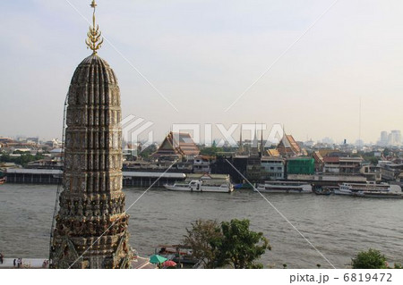 暁の寺院からの眺め 6819472