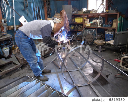 働く人　労働　町工場　金属加工　機械加工　 6819580