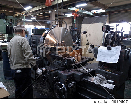 働く人　労働　町工場　職人　工場　製造 6819607