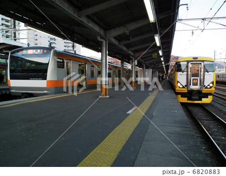 特急　新宿さざなみ　E257系　500番台　E233系　中央線　高尾駅 6820883
