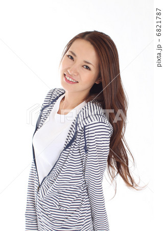 若い女性　 6821787
