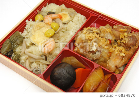 おいしい鶏肉と五目おこわ弁当 おいしい鶏肉と五目おこわ弁当 6824970