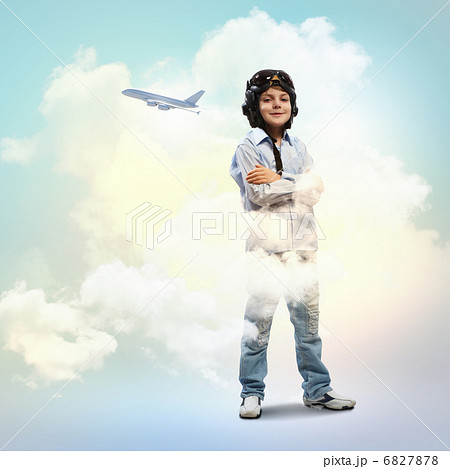 Little boy in pilots hat 6827878