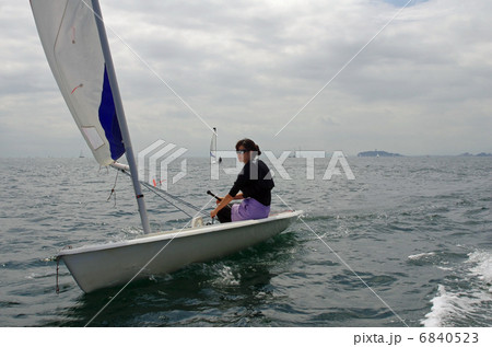 ヨットのある風景 6840523