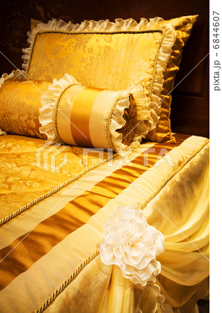 beds of modern 6844607