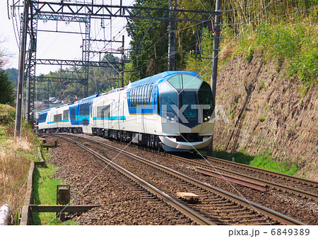 近鉄特急「しまかぜ」 近鉄特急「しまかぜ」 6849389