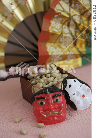 節分の鬼とお多福と扇子 節分の鬼とお多福と扇子 6852912