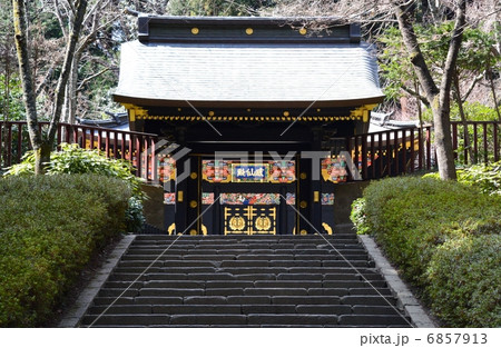 感仙殿の涅槃門 6857913