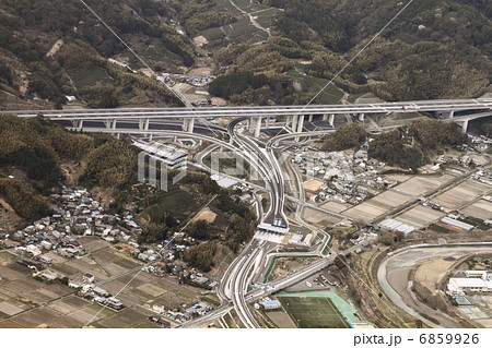 新東名高速道路の藤枝岡部インターチェンジ付近を空撮 新東名高速道路の藤枝岡部インターチェンジ付近を空撮 6859926