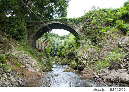 九州の石橋　大分　筏場眼鏡橋 6861201