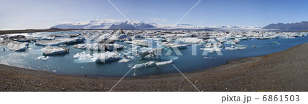 Iceberg Filled Lagoon, Jokulsarlon, Iceland Iceberg Filled Lagoon, Jokulsarlon, Iceland 6861503