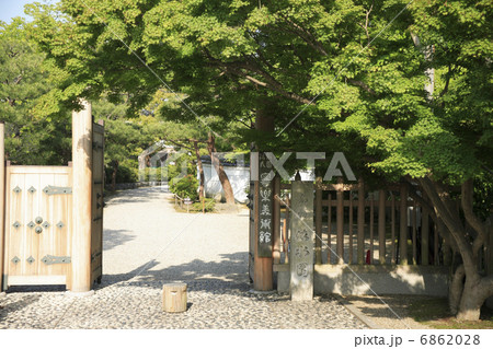 依水園の新緑 6862028