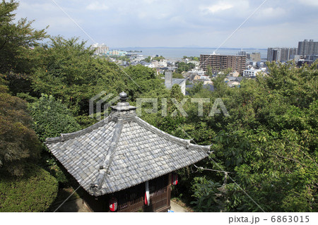 三井寺観音堂と琵琶湖 6863015