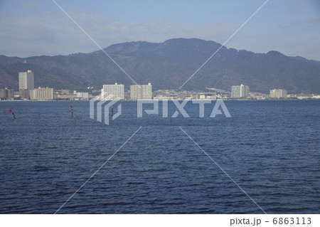 琵琶湖と比叡山 6863113