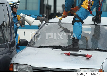 ガラスカットしての救出訓練　９月１日　防災の日　総合防災訓練 6874232