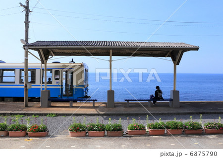 予讃線　下灘駅　 6875790