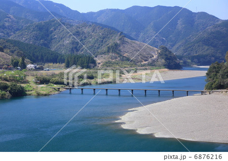 四万十川の沈下橋 三里の沈下橋  四万十川の沈下橋 三里の沈下橋  6876216