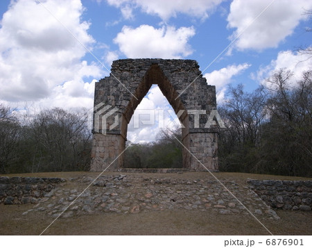 カバー遺跡の凱旋門 6876901
