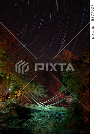 星空とかずら橋 6877027
