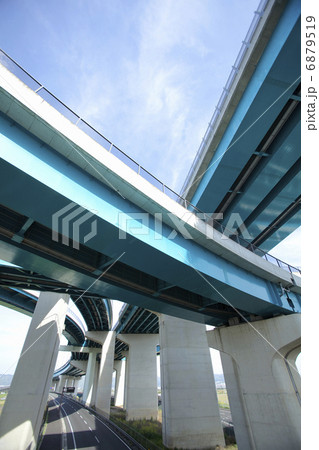 高速道路の支柱 高速道路の支柱 6879519