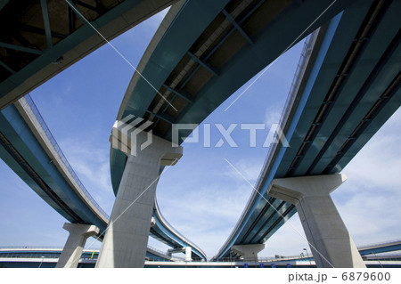 高速道路の支柱 高速道路の支柱 6879600