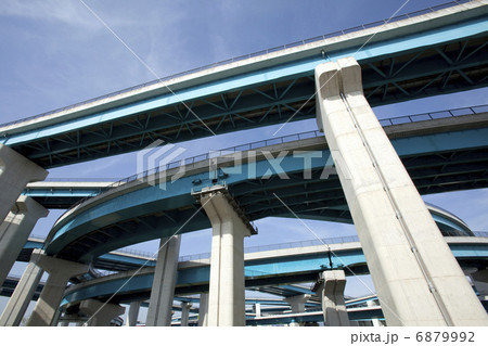 高速道路の支柱 6879992