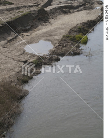 木津川の河川敷 6880466