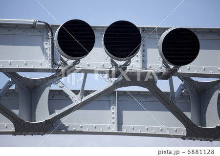 屋外の照明灯 6881128