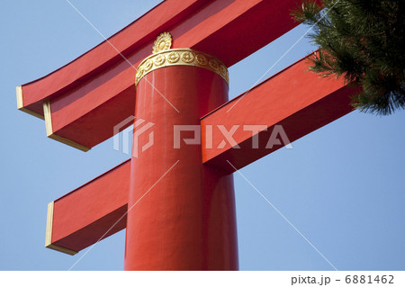 平安神宮の鳥居 6881462