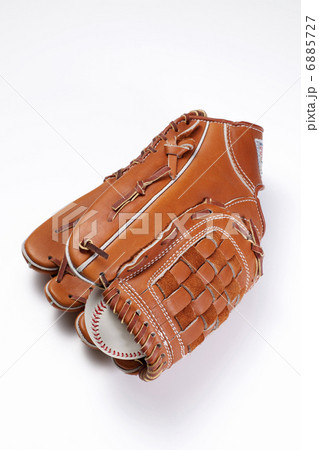 野球のグラブ 6885727