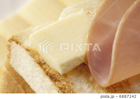 トーストとバター 6887142