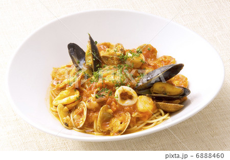 魚貝類のパスタ 6888460