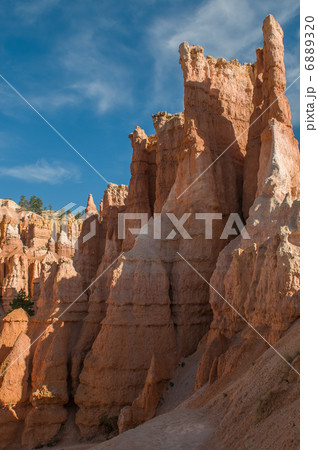 Red pinnacles (hoodoos) of Bryce Canyon, Utah, USA 6889320