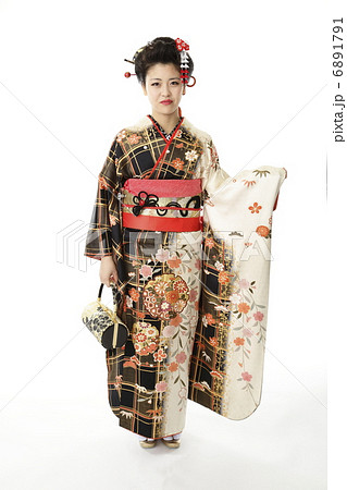 女性・着物 6891791