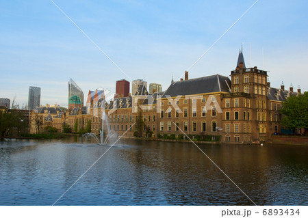 Den Haag, Netherlands 6893434