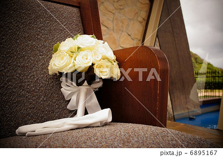 生花 花 花束 薔薇 リボン ブーケ ブーケトス ブライダル ブライダル小物 ウェディング 指輪の写真素材