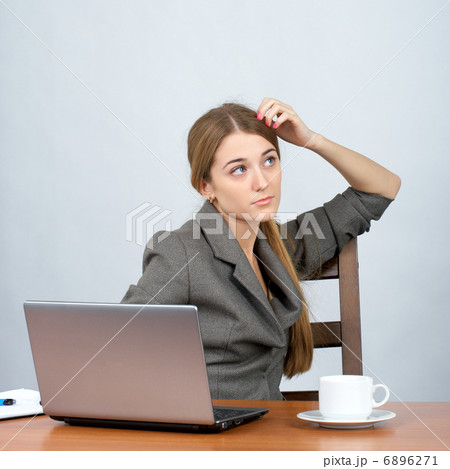 Relaxing businesswoman Relaxing businesswoman 6896271