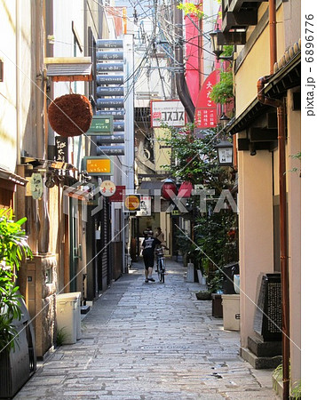 大阪　法善寺横丁 6896776