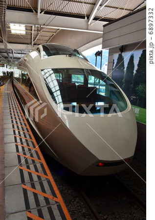 小田急ロマンスカー 6897332