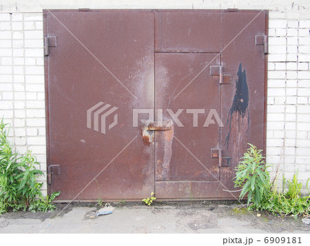 garage doors 6909181